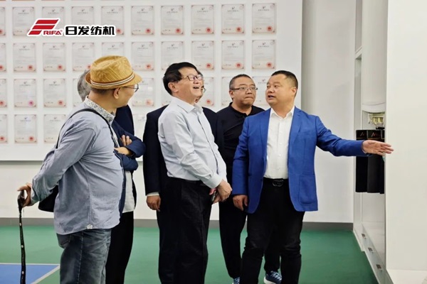RIFA ziyaret Xinjiang tekstil ve konfeksiyon derneği delegasyonuna sıcak karşılama